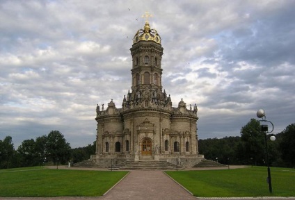 Biserica Znamenskaya (Dubrovici) este un monument arhitectural unic