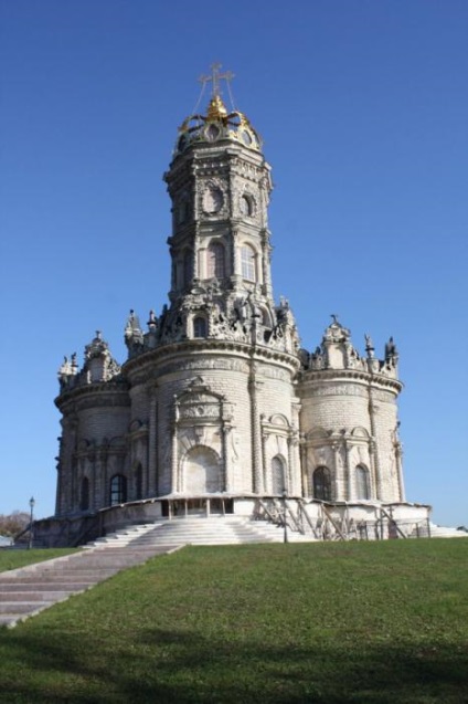 Biserica Znamenskaya (Dubrovici) este un monument arhitectural unic