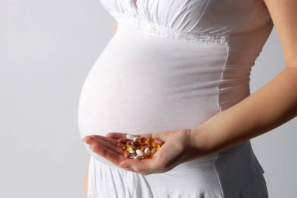 A körömgombák biztonságos kezelése a terhesség alatt