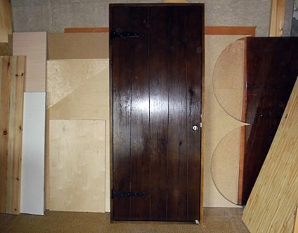 Noi facem întreaga ușă din lemn masiv de conifere - instrucțiunea