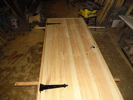 Noi facem întreaga ușă din lemn masiv de conifere - instrucțiunea