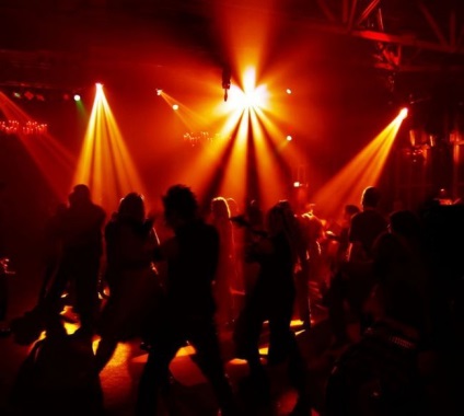Cum să organizezi o petrecere de discotecă