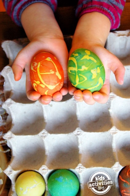 Cum să coloreze ouăle de Paști într-un mod original