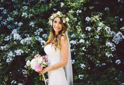 Hogyan válasszuk ki a virág koszorút - egy gyönyörű és eredeti esküvői kiegészítők egy modern menyasszonynak