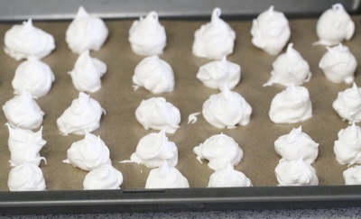 Cum se face meringue în cuptor la domiciliu, reteta de gătit aer de meringue