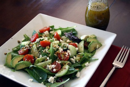 Cum să faci salatele dietetice mai gustoase și mai diverse, hivemind