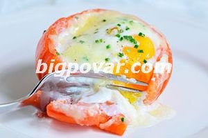 Hogyan sütjük a tojást a tálban? Recept egy fotóval, lépésről lépésre főzés