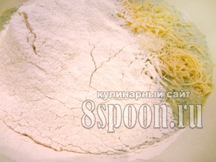 A burgonya palacsinta receptet egy 8-as kanállal készített fotóval