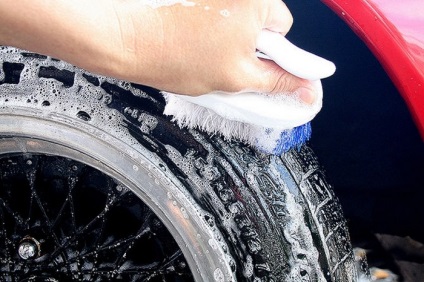 LIFHAK pentru conducătorii auto cum să spălați mașina în mod corespunzător cu mâna