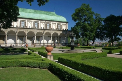Palatul de Vara al Reginei Anne (belvedere) (descriere letohradek kralovny anny) si fotografii
