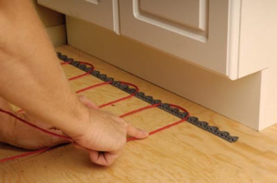 Linoleumul sub podea caldă este tot ce tip de linoleum este mai bun pentru podeaua caldă