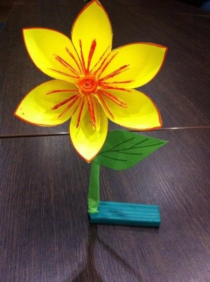 Mester osztály az origámon - virágot készítünk papírból