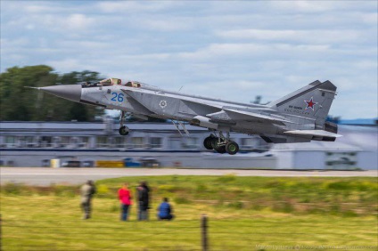 Migi-31 la falconul aeronavei din Perm - revizuire militară