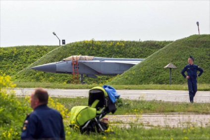 Migi-31 la falconul aeronavei din Perm - revizuire militară