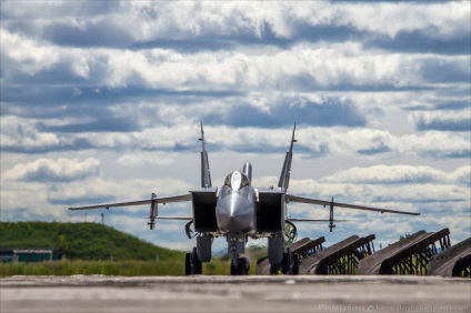 Migi-31 la falconul aeronavei din Perm - revizuire militară