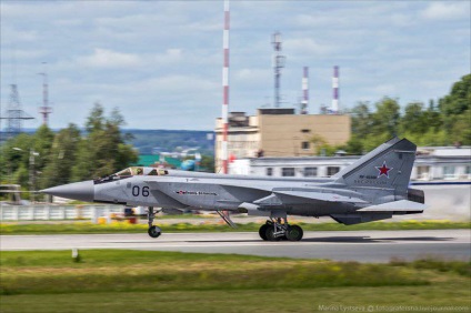 Migi-31 la falconul aeronavei din Perm - revizuire militară