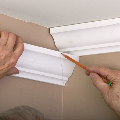 Instalarea instrucțiunilor de plafon pentru lucrul cu materiale decorative, caracteristici și alegere