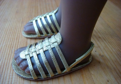 Pantofi pentru păpuși - cum se face clasa de sandale master