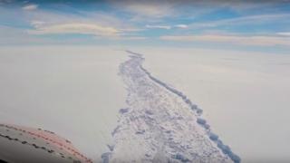 Un aisberg gigant sa desprins de serviciul rusesc din Antarctica