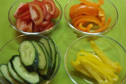 Növényi saláta-szeletelő kakas (recept) Növényi saláta-szeletelő kakas
