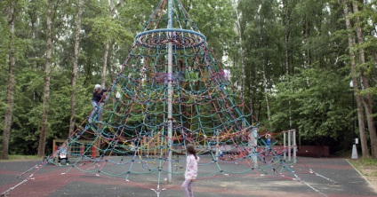 Moszkvai parkok - gyermekekkel sétálva Troparevsky Park