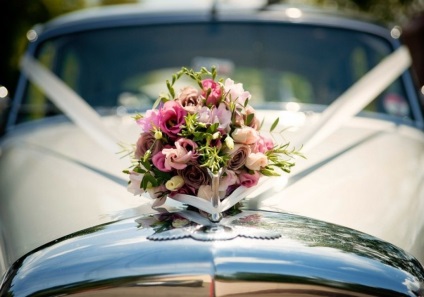 Pregătiți pentru o nuntă de la o invitație la o mașină, o revistă online pozitivă