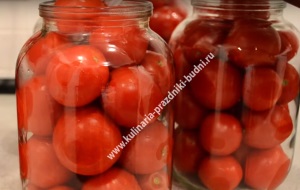 Tomate în suc propriu pentru iarnă
