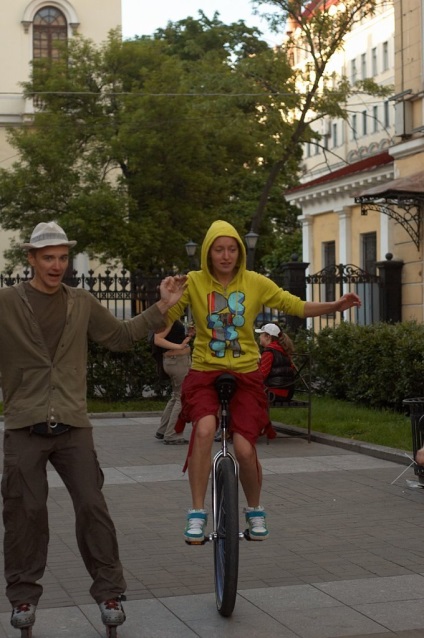 A haladás nem jó példa - unicycles - férfi érdeklődés