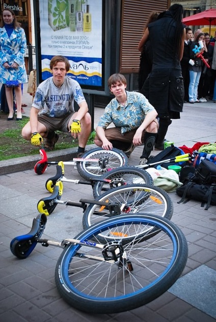 A haladás nem jó példa - unicycles - férfi érdeklődés