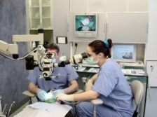 Endodonția regenerativă ajută la menținerea dinților adolescenților