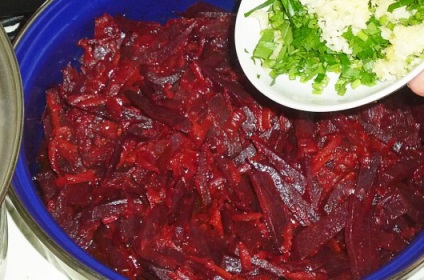 Reteta borsch ucrainean rosu cu carne pas-cu-pas cu fotografii