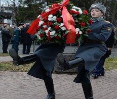 A temetkezési koszorúk lefektetésének rítusa