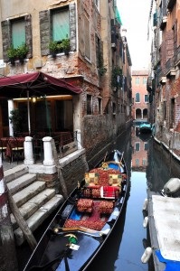 Simbolul venețian - gondola, cum să angajeze