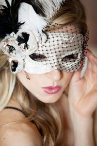Nunta în stilul de mascaradă teatrală și misterioasă, femeia blog sofia