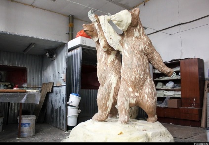 Taxidermist sau producător de animale împăiate