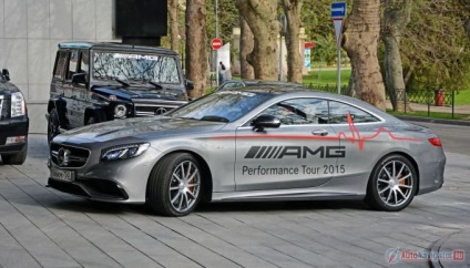 Încercați unitatea de pilotaj mercedes-benz s63 amg coupe pentru șofer