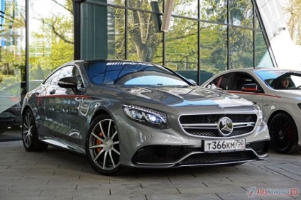 Încercați unitatea de pilotaj mercedes-benz s63 amg coupe pentru șofer