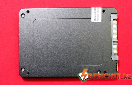 Testarea puterii SSD cu siliciu SSD cu o capacitate de 120 gigabytes