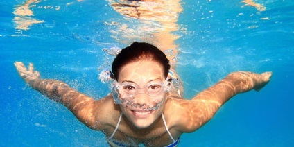 Exerciții în piscină pentru slăbire pentru bărbați și femei - gimnastică pe apă, aerobic în apă și înot