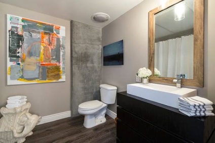 Fürdőszoba tetőtéri stílusban - design jellemzők és 30 fotó