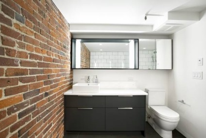 Fürdőszoba tetőtéri stílusban - design jellemzők és 30 fotó