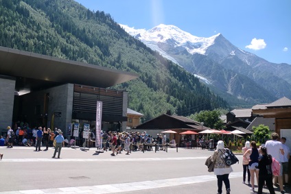 Urcând Mont Blanc în timpul verii, o excursie la Chamonix, cana, Alpi