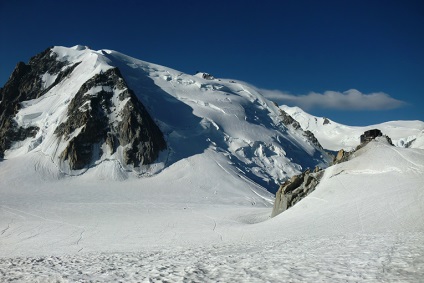 Urcând Mont Blanc în timpul verii, o excursie la Chamonix, cana, Alpi
