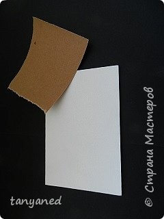 A kép bejuttatása egy kemény felületű termékhez papíron, a mesterek országa által