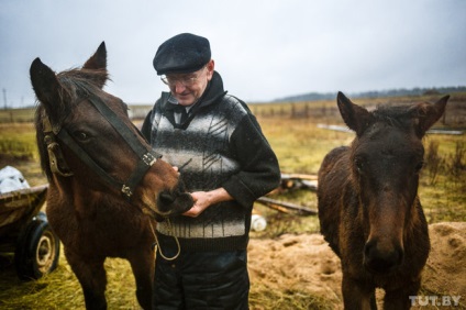 Miért Minszki állampolgár egy haldokló faluba ment, és megmentette a lovakat?