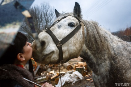 De ce cetățeanul din Minsk sa dus într-un sat pe moarte și a început să salveze cai