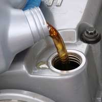 Înlocuirea uleiului de motor în Ford Sierra