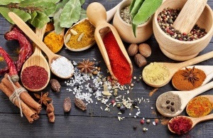 A afrodiziákus gyógynövények és fűszerek tíz természetes stimuláns, táplálkozás, egészség