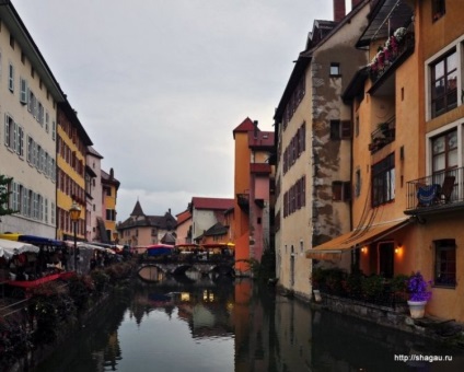 Ансі (annecy), франція прогулянка по місту, замок, озеро Ансі