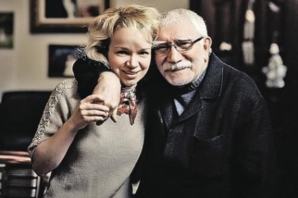 Armen Djigarkhanyan și fotografia soției sale tinere